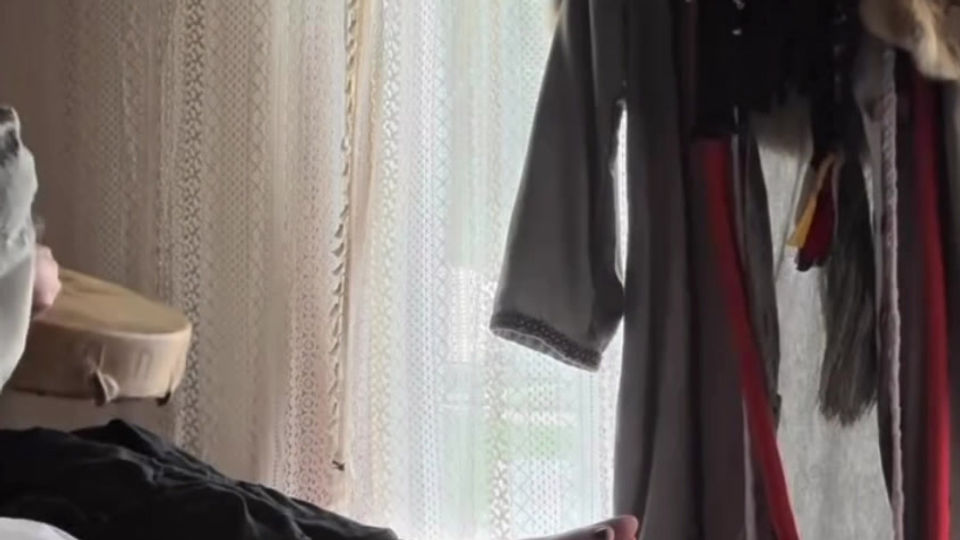 SERVICES BY Khaluna Kam